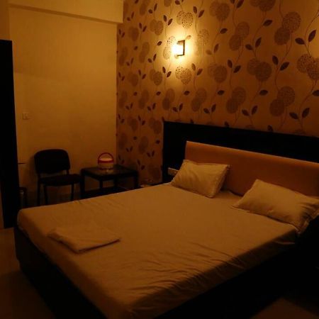 Virat Hotel & Guest House Rādhanpur Zewnętrze zdjęcie